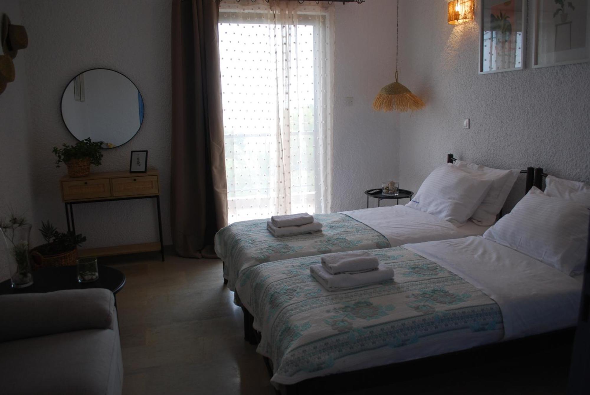 Vana Studios Agia Marina  Esterno foto