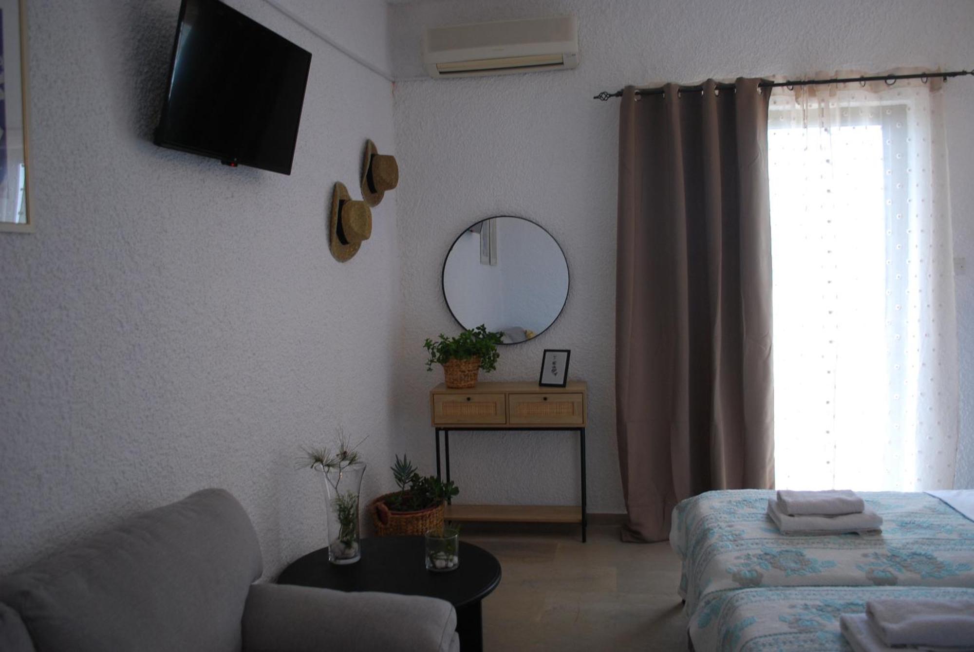 Vana Studios Agia Marina  Esterno foto