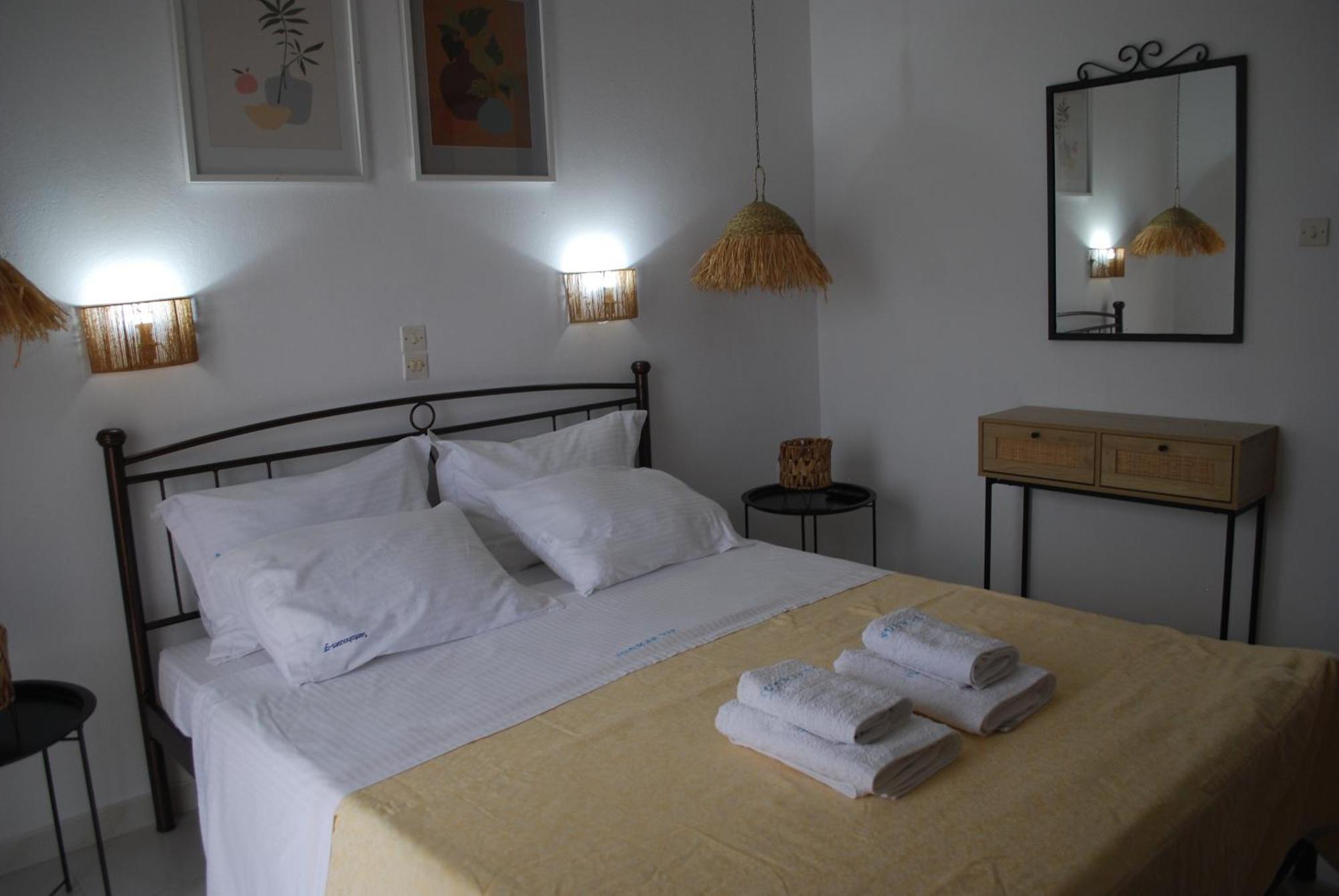 Vana Studios Agia Marina  Esterno foto