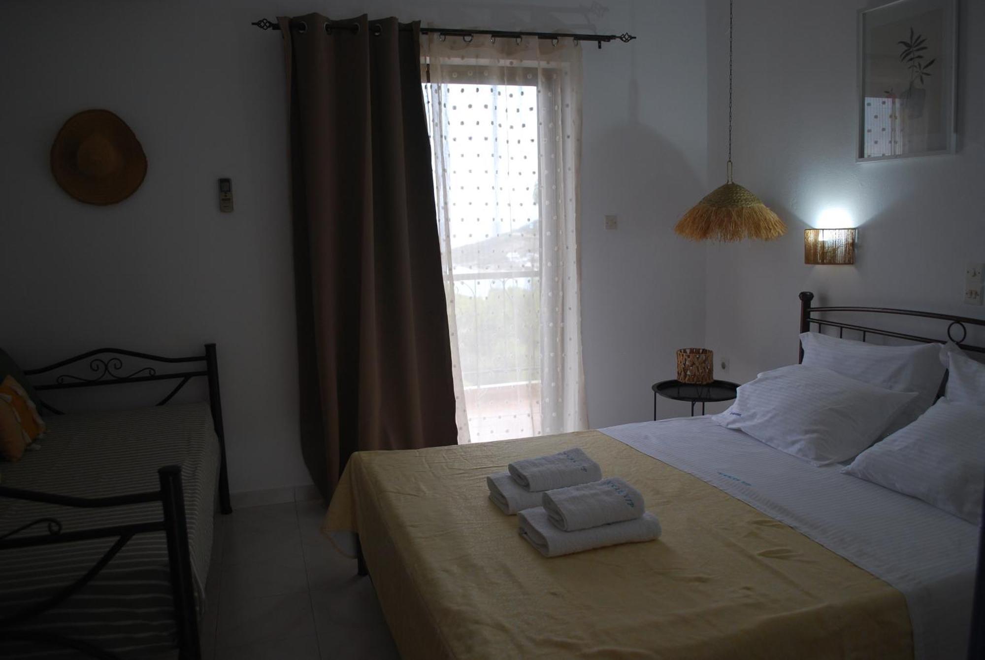 Vana Studios Agia Marina  Esterno foto