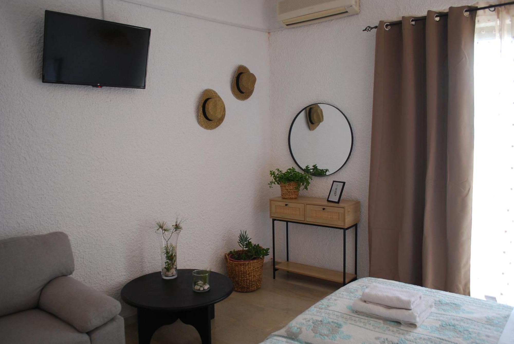 Vana Studios Agia Marina  Esterno foto